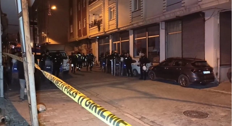 Esenyurt'ta korkunç gece. 14 yaşındaki erkek çocuğa cinsel istismarda korkunç fotoğraf ortaya çıktı! Çocuğa ateş edip intihar etti. 1 polis de yaralı...