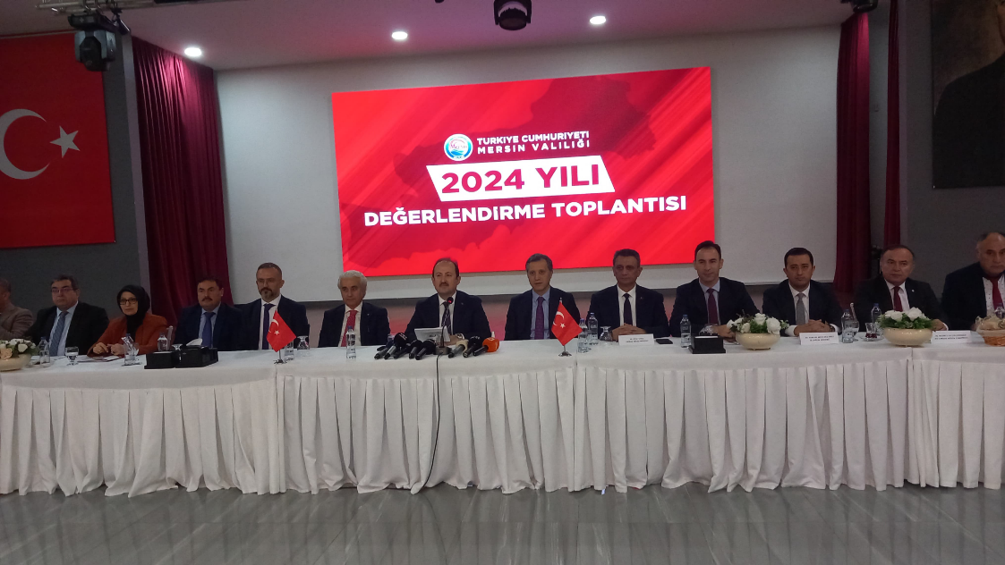 Mersin Valisi Pehlivan 2024 yılı değerlendirme toplantısında konuştu